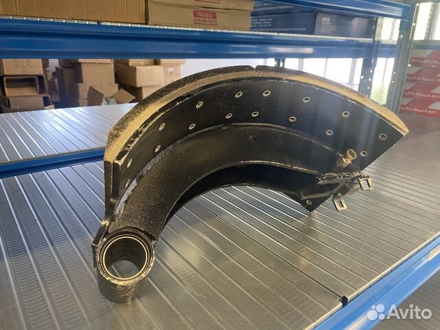Колодка тормозная заднего моста левая задняя 1-471