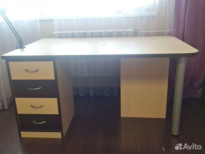 Письменный-компьютерный стол для двоих детей