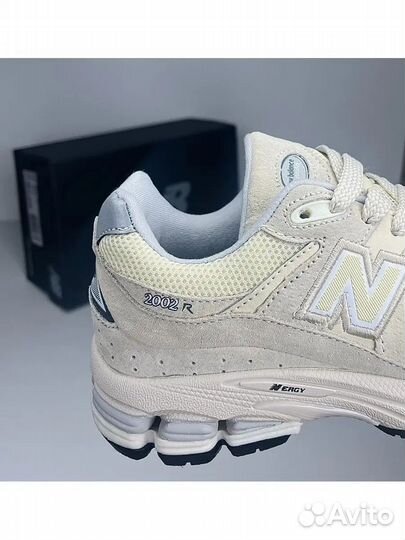 Кроссовки New Balance 2002r