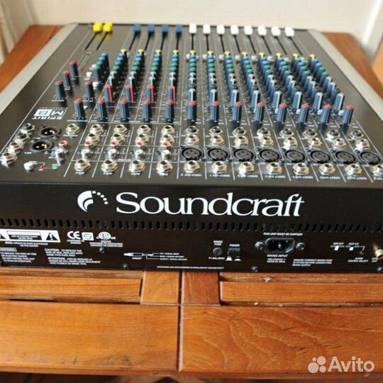 Микшерный пульт Soundcraft spirit m8
