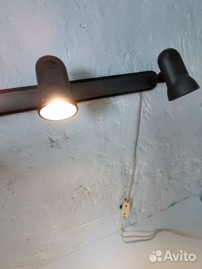 Спот светильник поворотный настенный на три лампы