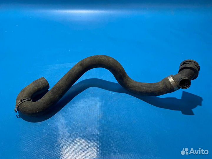 Патрубок радиатора верхний Audi Q7