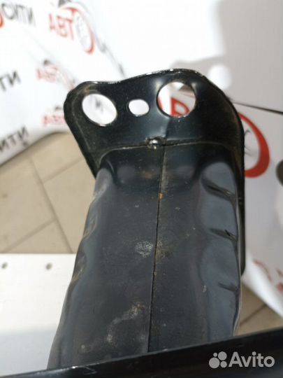 Усилитель бампера передний Hyundai Solaris