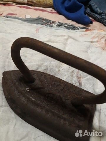 Старинный утюг чугунный