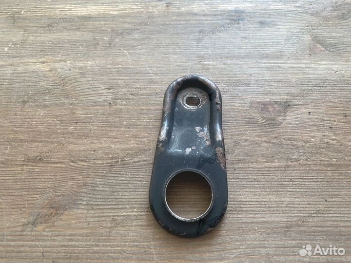 Кронштейн радиатора Daewoo Leganza 1997-2002