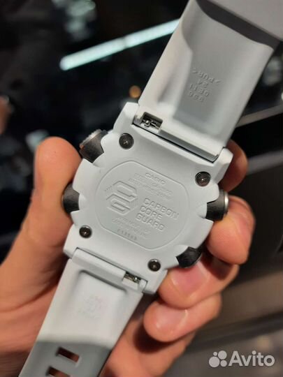 Часы Casio G-Shock GA-2000S-7A