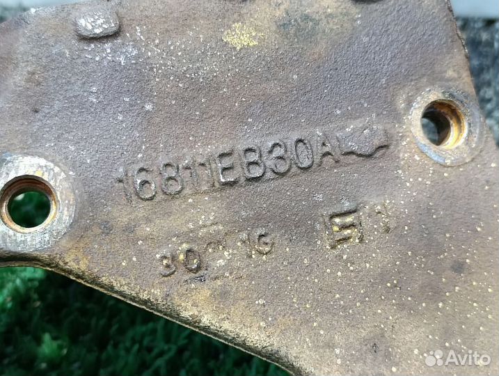 Кронштейн крепления тнвд Nissan Pathfinder