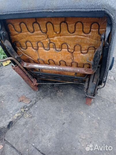 Переднее правое сидение на ваз 2112