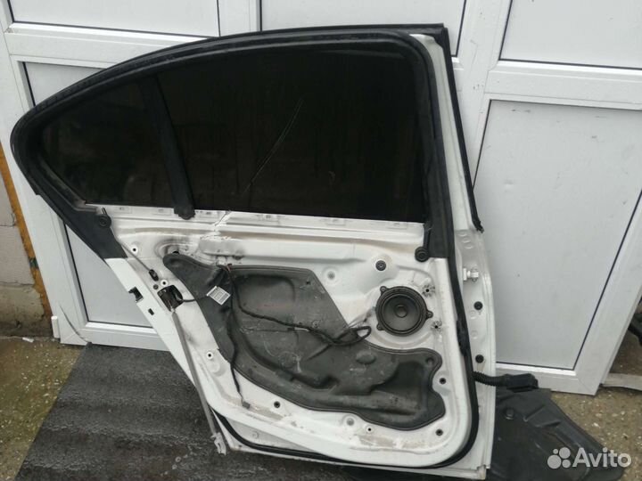 Задняя левая дверь BMW 5-series F10