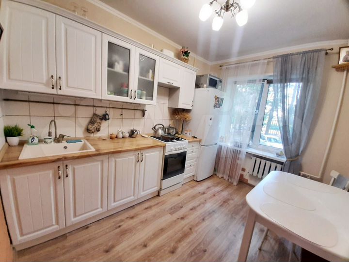 3-к. квартира, 63 м², 1/9 эт.