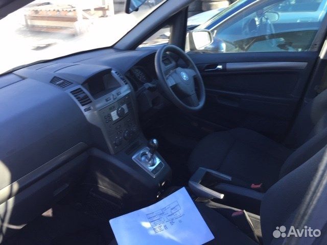 Разбор на запчасти Opel Zafira B 2005-2012