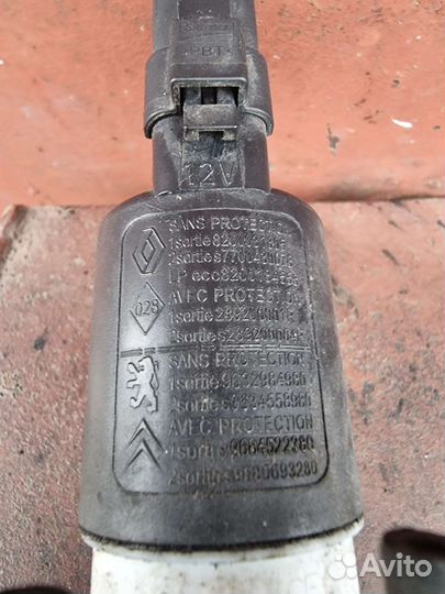 Насос (моторчик) омывателя стекла Renault Megane 3