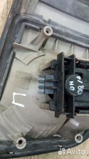 Задний фонарь багажника 2шт Opel Omega B седан