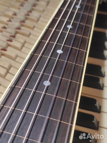 Безладовая семиструнная гитара Martinez
