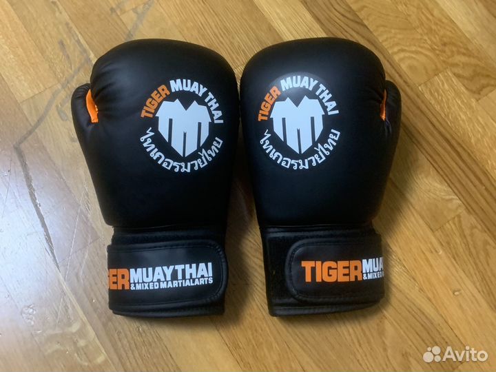 Боксерские перчатки
