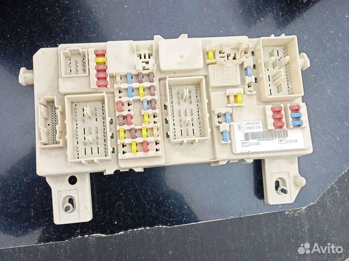 Блок предохранителей салонный ford focus 2