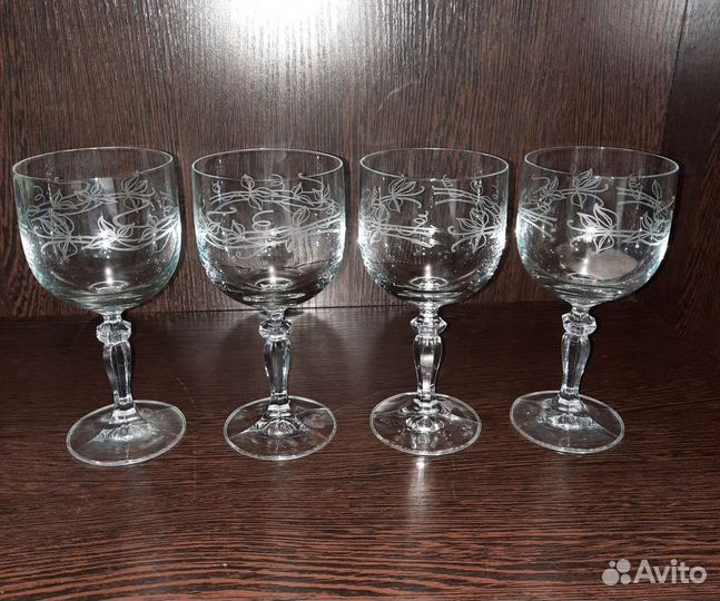 Старинные хрустальные фужеры. Пантография