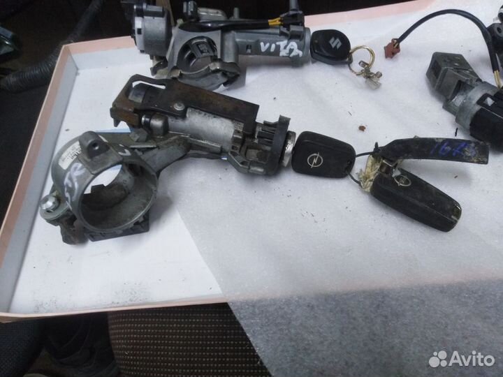 Opel Astra J Замок Зажигания с Ключом Опель Астра