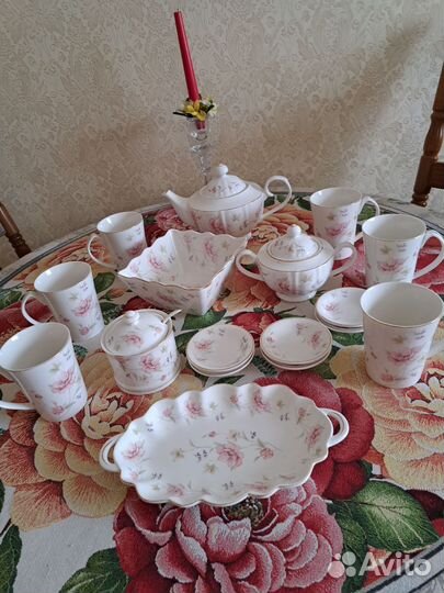 Чашки,чайник,конфетница,блюдо сервировочное фарфор