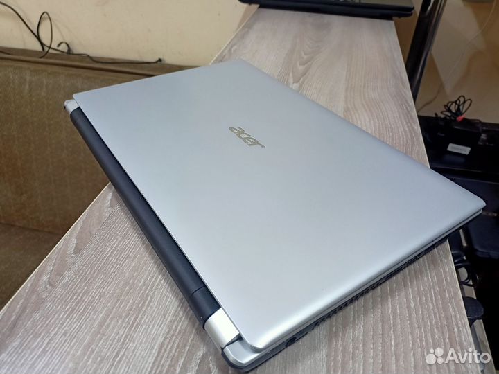 Продам Acer v5 intel i5/SSD