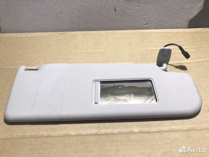 Правый солнцезащитный козырёк Superb 2