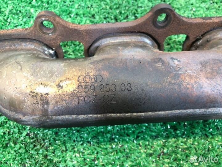 Выпускной коллектор левый Audi Q7 4LB cjga 2011