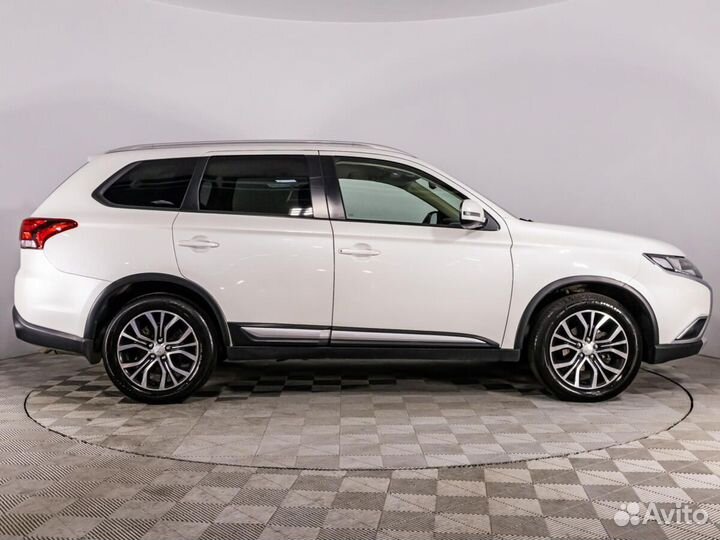 Mitsubishi Outlander 2.0 CVT, 2018, 100 435 км