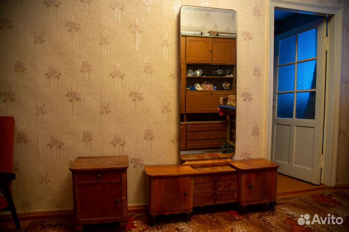 Ретро трюмо из массива