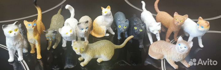 Коллекция игрушечных собак и кошек