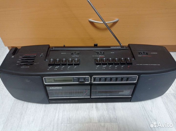 Кассетник Grundig RR1400