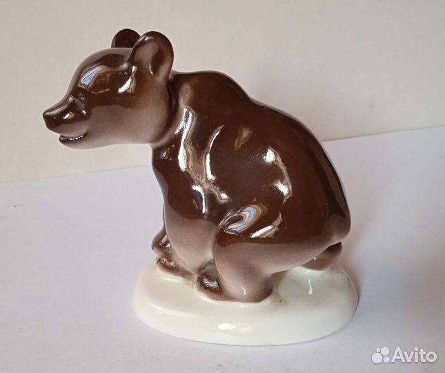 Фигурка медведь, медвежонок фарфор лфз винтаж