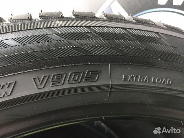 Yokohama BluEarth Winter V905 315/35 R21