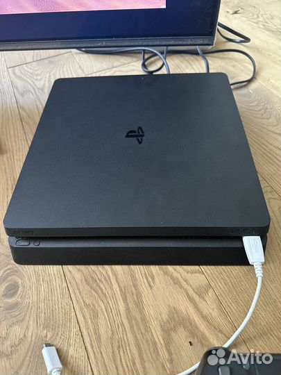 Sony PS4 slim