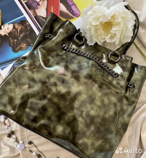 Сумка шоппер, тоут Valentino Garavani кожа