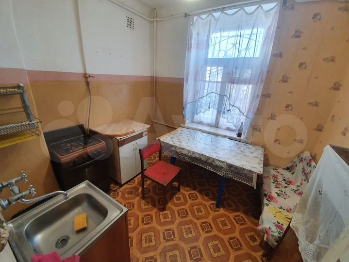 2-к. квартира, 57 м², 1/4 эт.