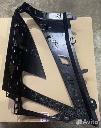 Накладка фары левая Volvo Fh5 2023