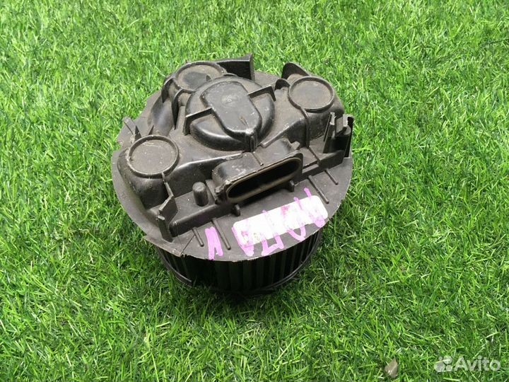 Моторчик печки Renault Logan 1