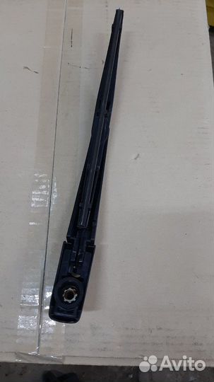 Toyota rav4 дворник крышки багажника