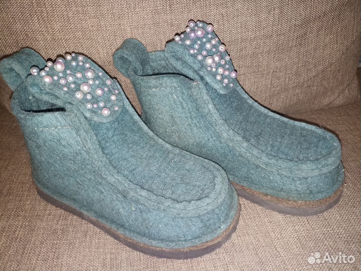 Валеши новые с бусинами валенки