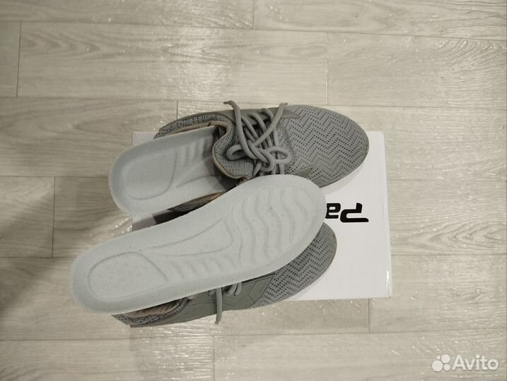 Кроссовки 35