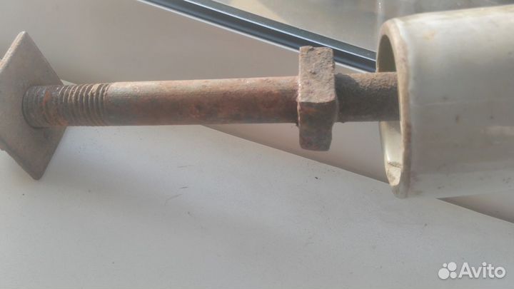 Изоляторы керамические большие ссср, два