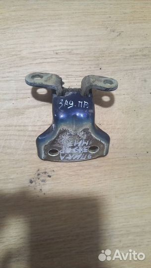 Петля задней правой двери нижняя Chevrolet Epica