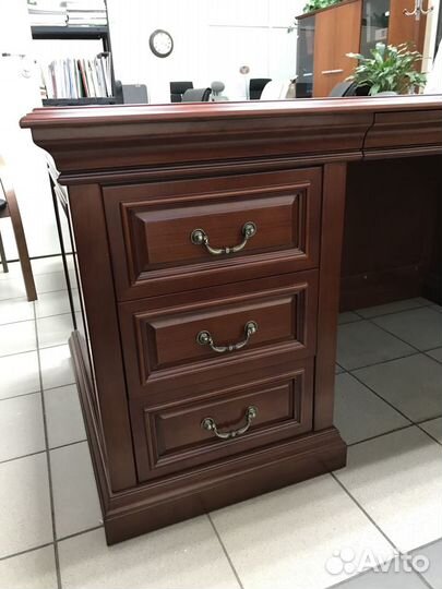 Продаю мебель для кабинета