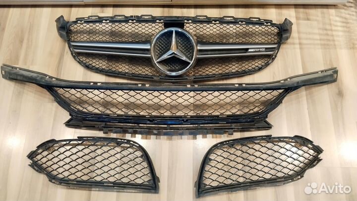 Решетки радиатора и бампера на Мерседес C 63 AMG