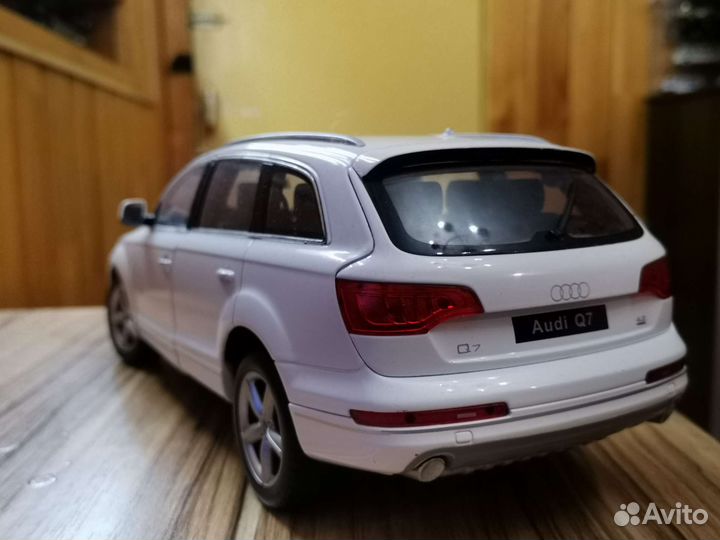 Audi Q7 1:18