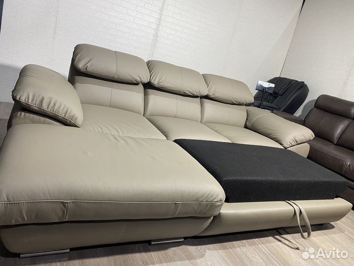 Кожаный угловой диван