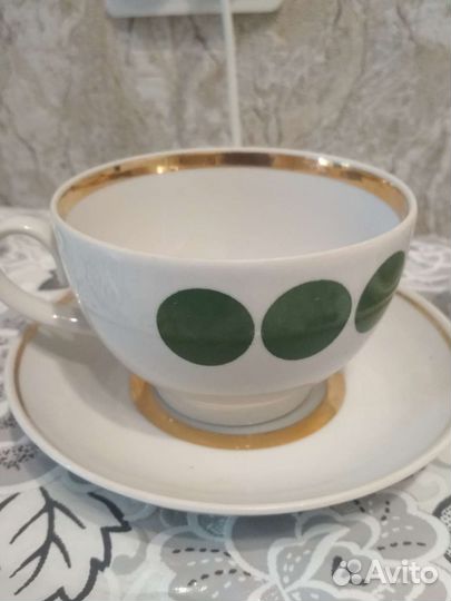 Чайные чашки с блюдцами