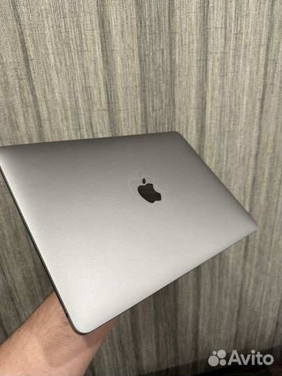 MacBook Pro M1 8/256