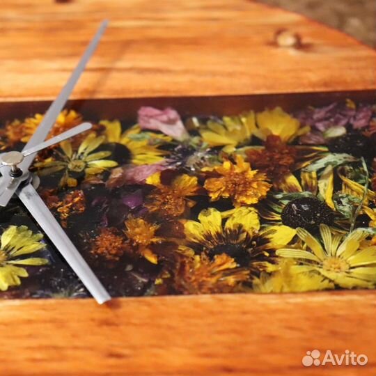 Часы ручной работы