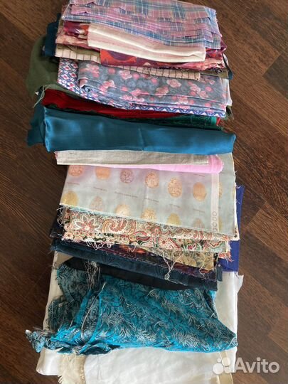 Ткани, искуственный мех и вещи для шитья